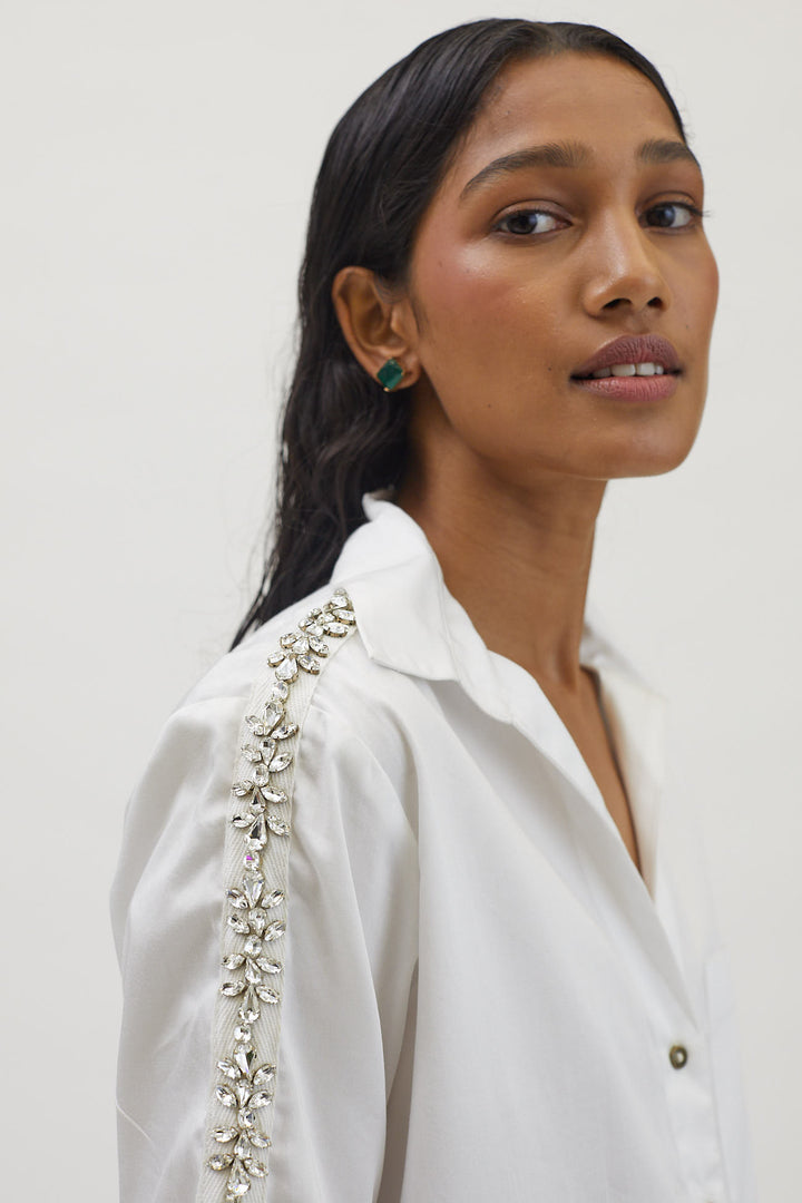 White Monochrome Flower Crystal Ribbon Shirt