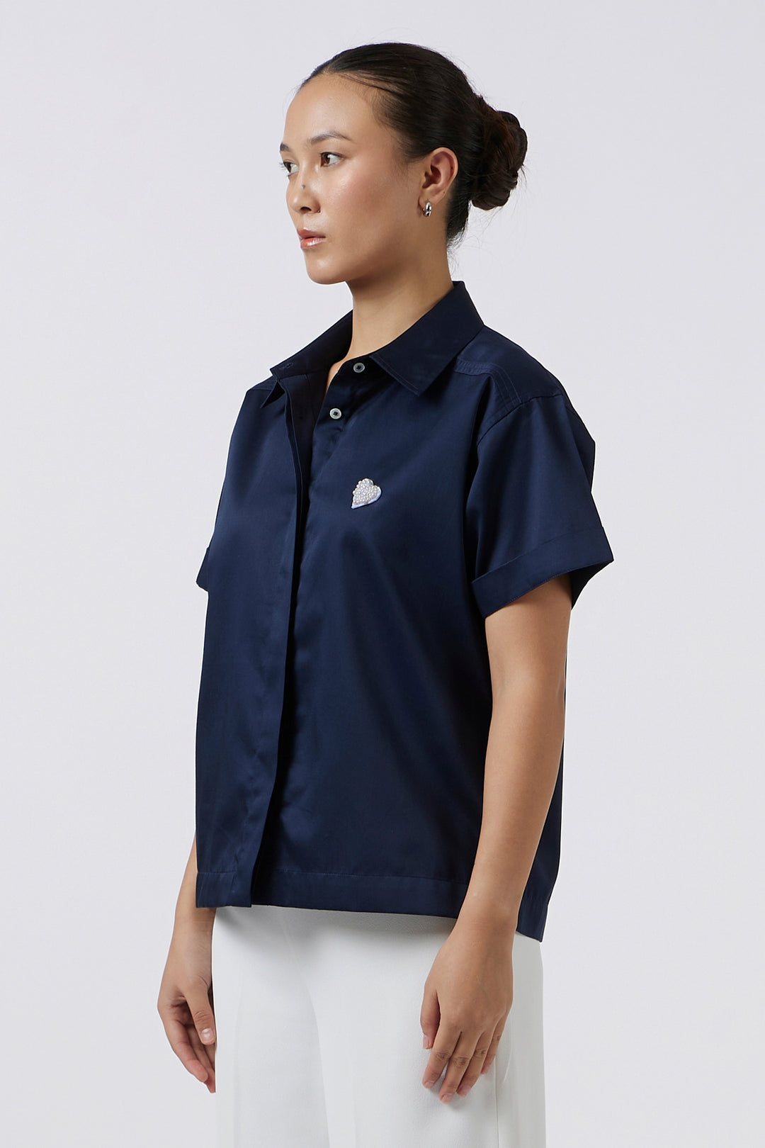 PEARL HEART NAVY CROP SHIRT