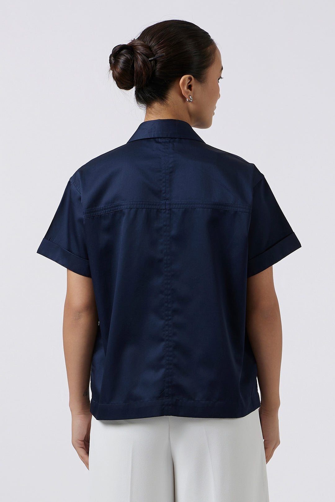 PEARL HEART NAVY CROP SHIRT