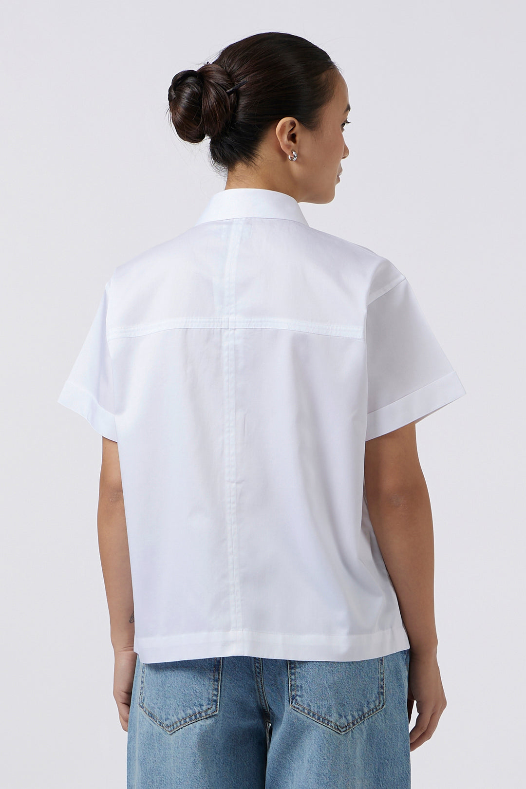 PEARL HEART WHITE CROP SHIRT