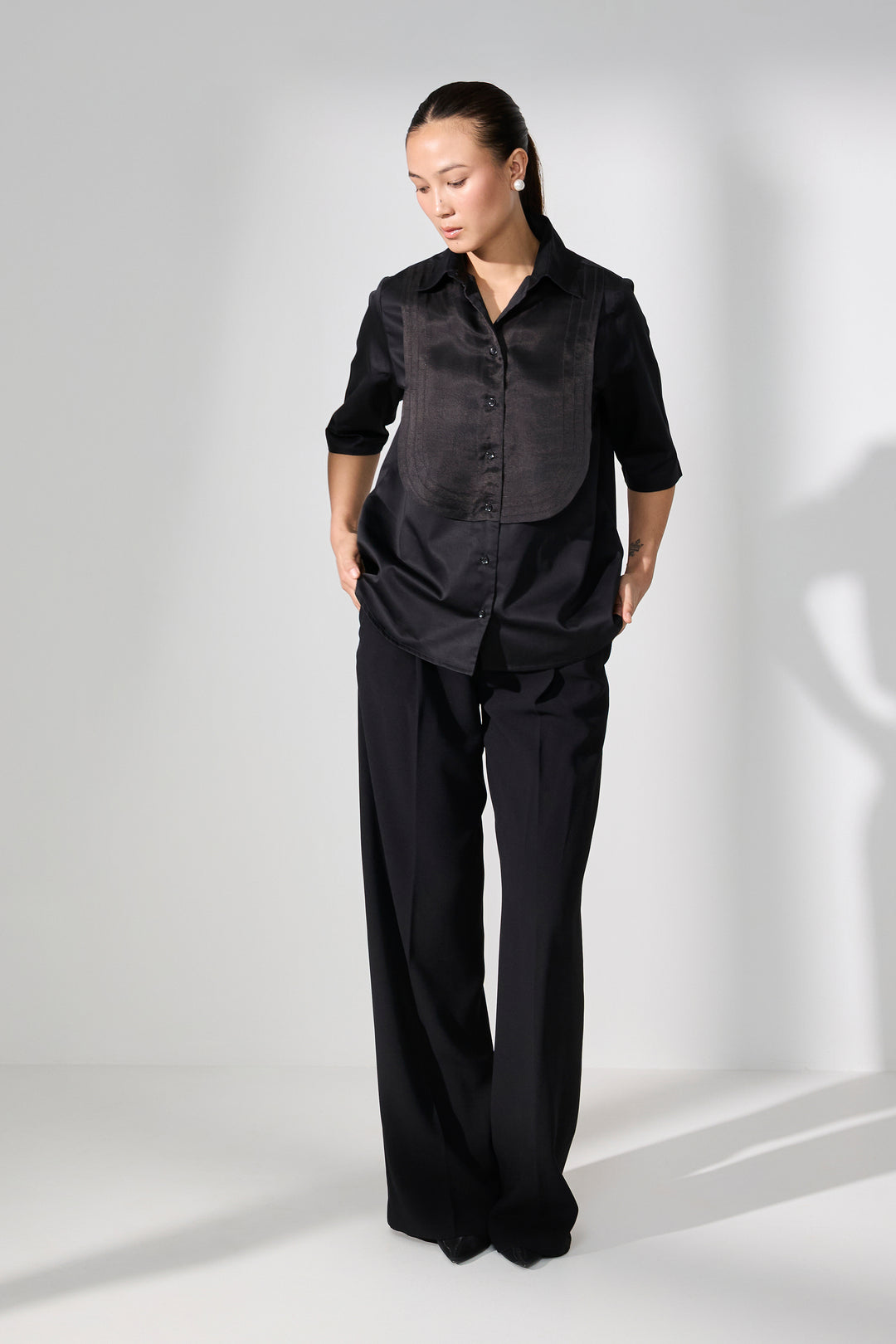 ORGANZA BIB BLACK SHIRT