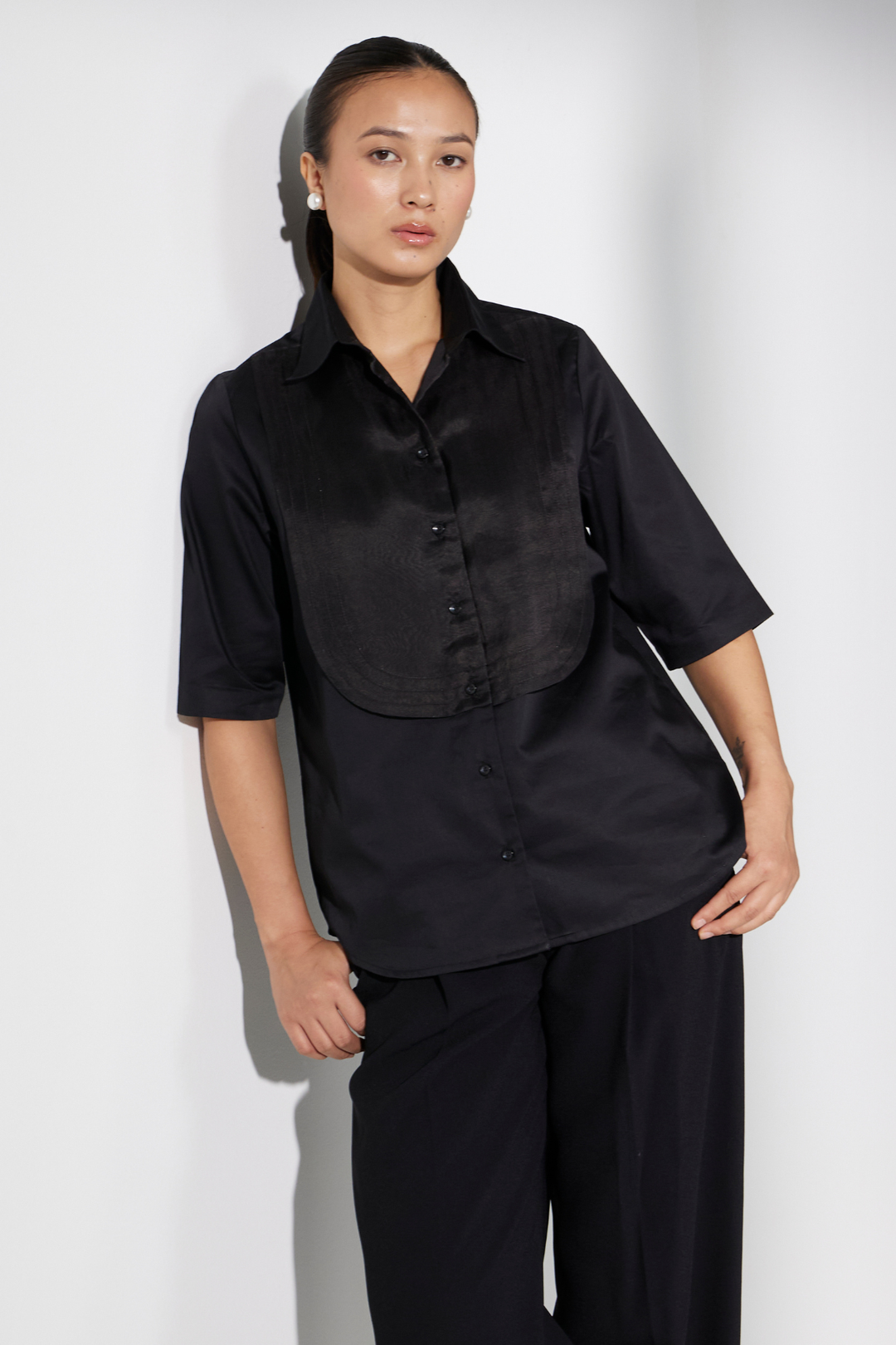 ORGANZA BIB BLACK SHIRT